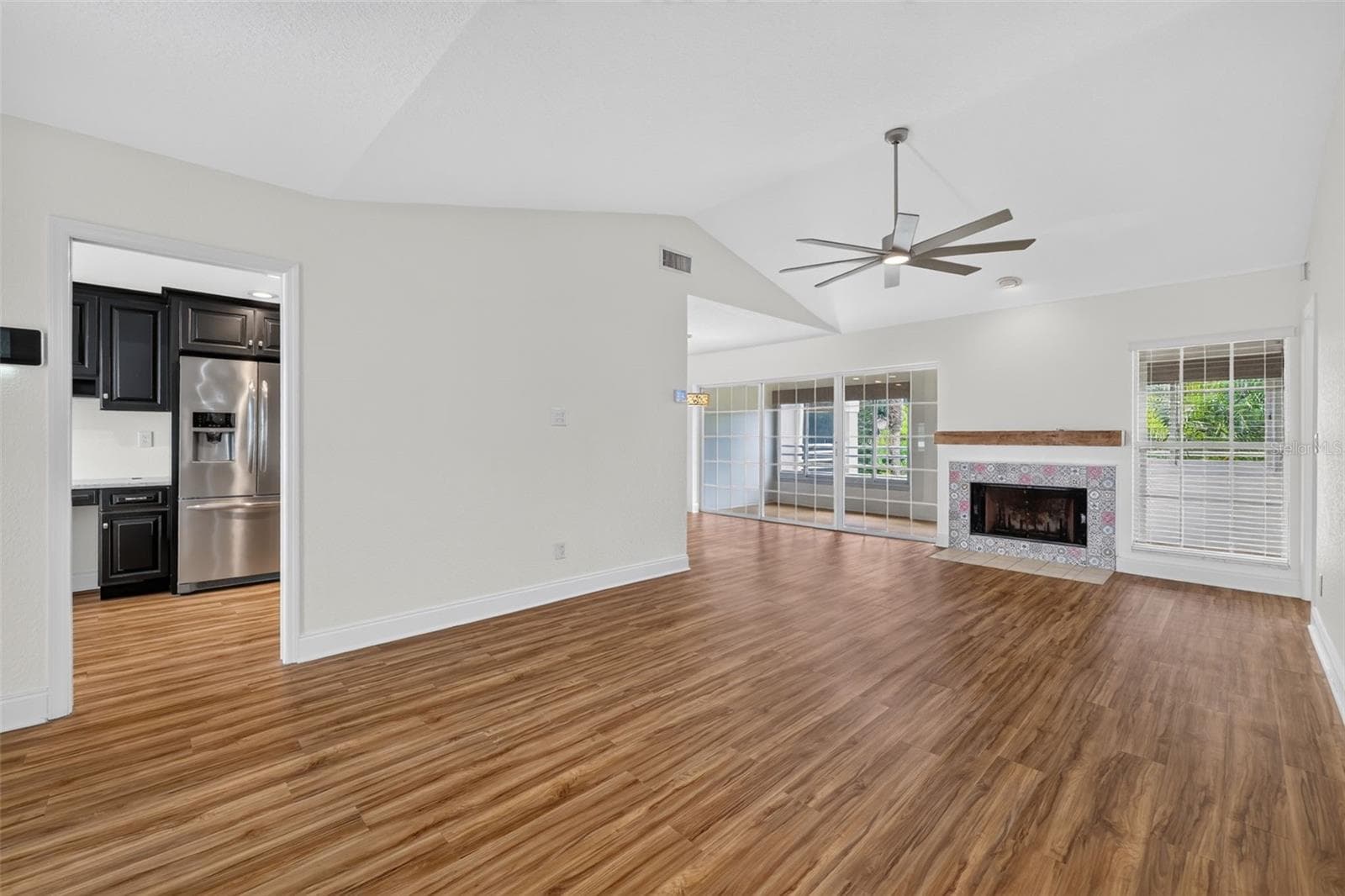 Condominium at 8352 MEADOWBROOK DR #10, SEMINOLE, photo 6 of 36