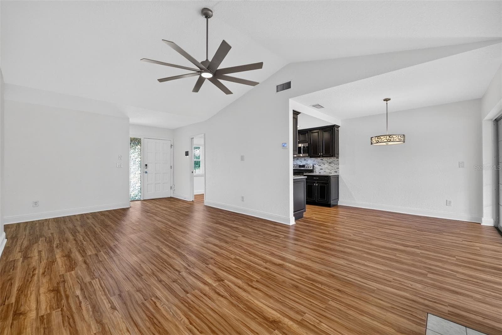 Condominium at 8352 MEADOWBROOK DR #10, SEMINOLE, photo 9 of 36