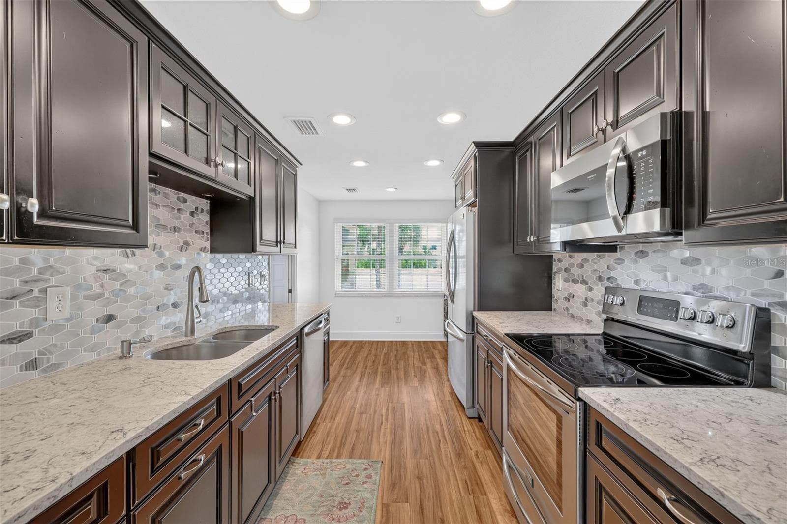 Condominium at 8352 MEADOWBROOK DR #10, SEMINOLE, photo 11 of 36