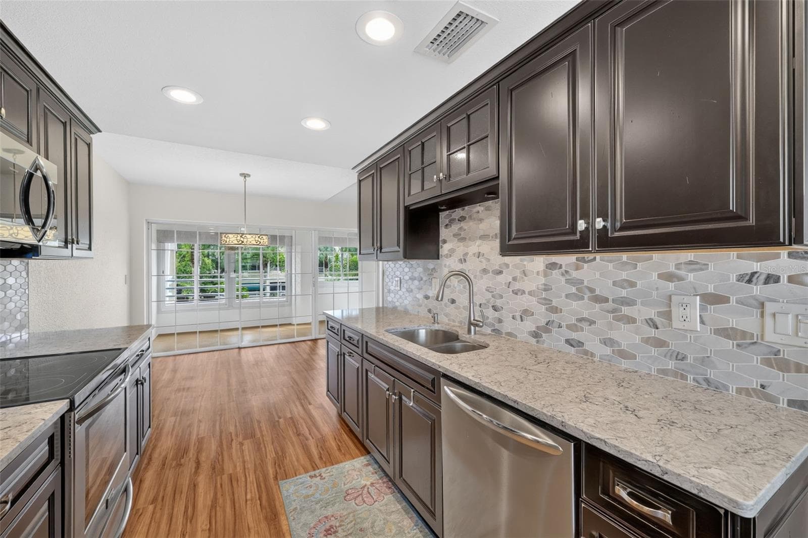 Condominium at 8352 MEADOWBROOK DR #10, SEMINOLE, photo 14 of 36
