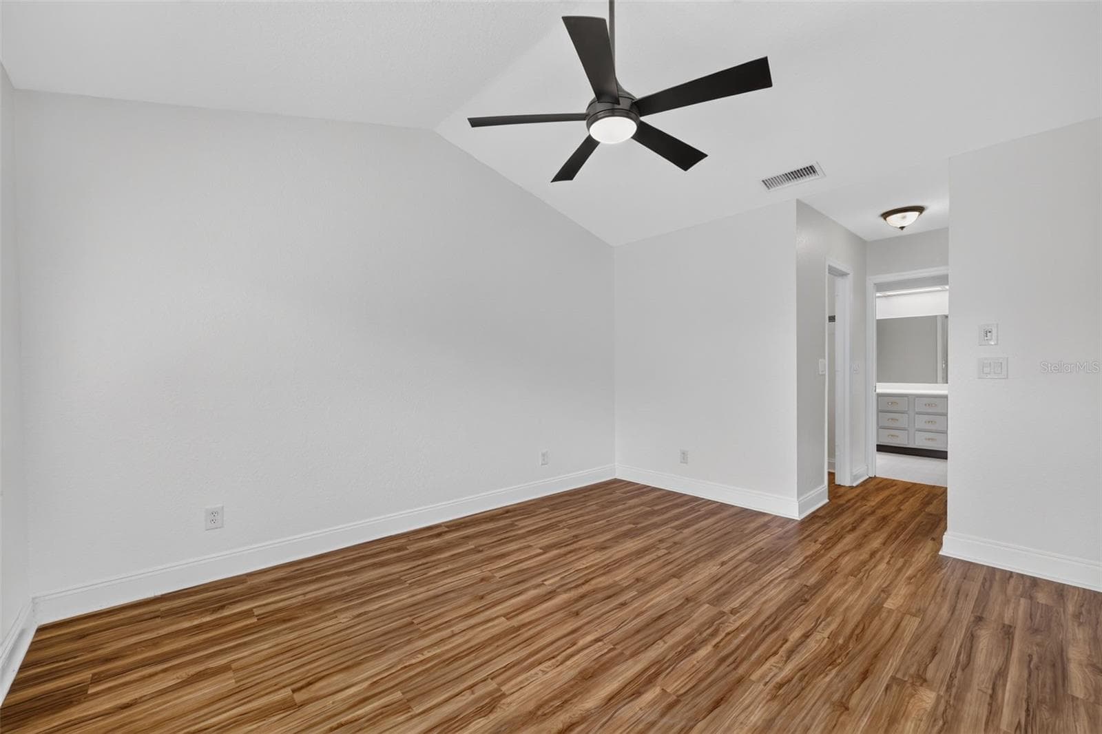 Condominium at 8352 MEADOWBROOK DR #10, SEMINOLE, photo 18 of 36