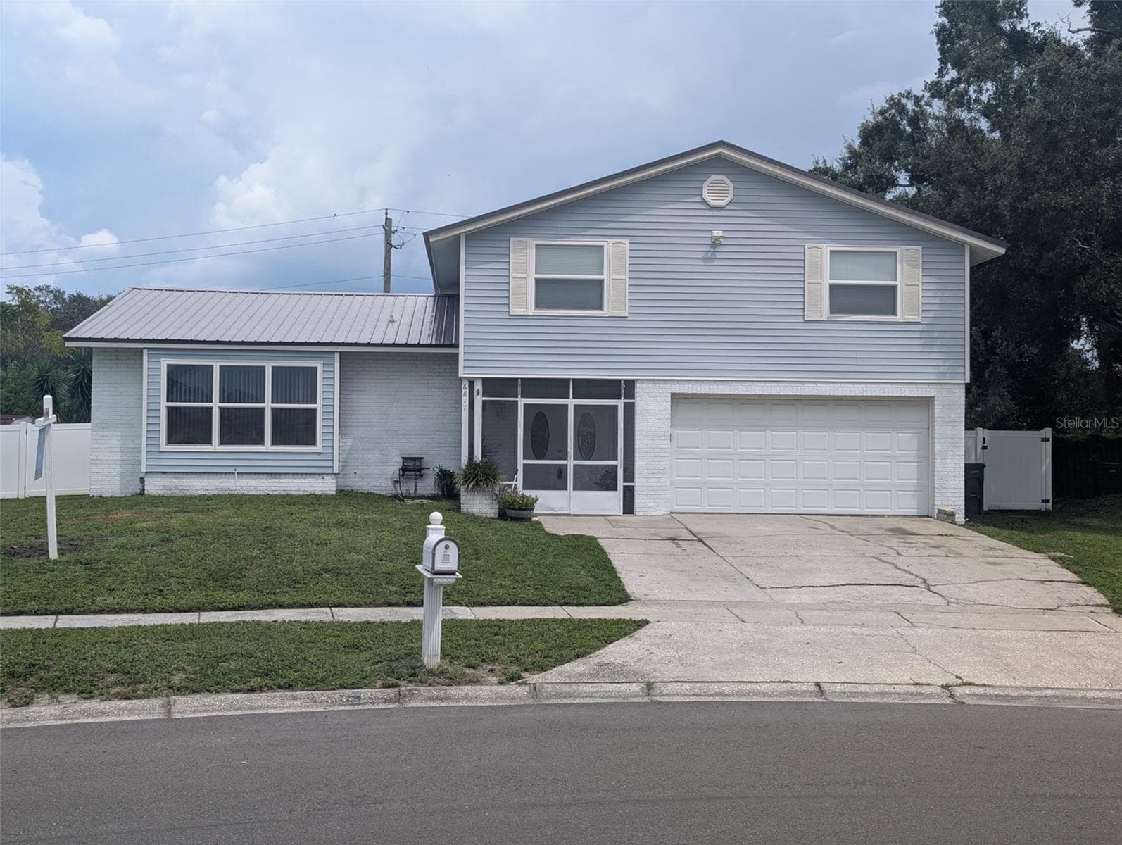 Remodeled Upgraded Tri Level Beauty! - 6817 MITCHELL CIR, TAMPA