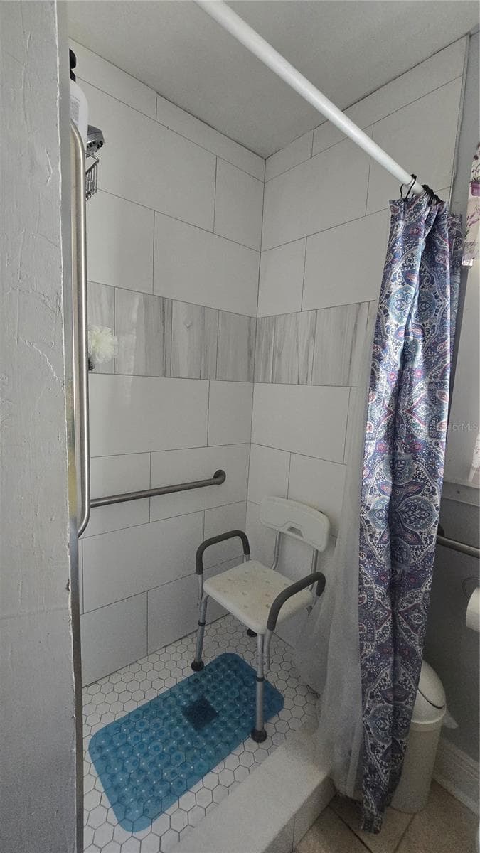 Single Family Residence at 1205 E 26TH AVE, TAMPA, photo 4 of 11