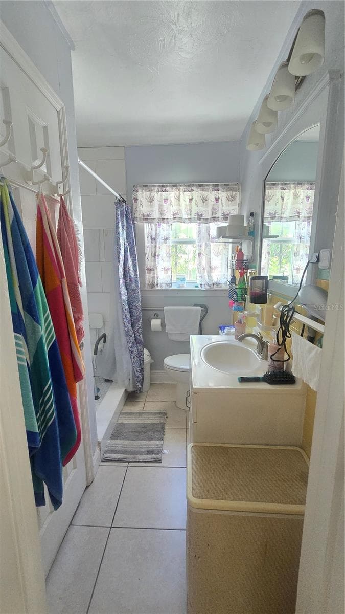 Single Family Residence at 1205 E 26TH AVE, TAMPA, photo 5 of 11
