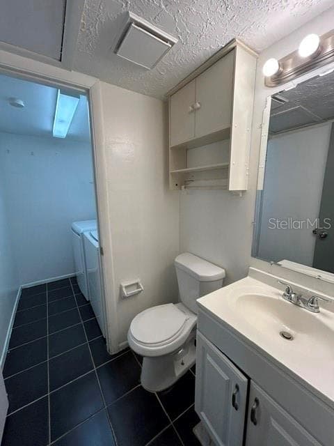 1st FL half bath & laundry - 682 LESLIE CT #682, ALTAMONTE SPRINGS