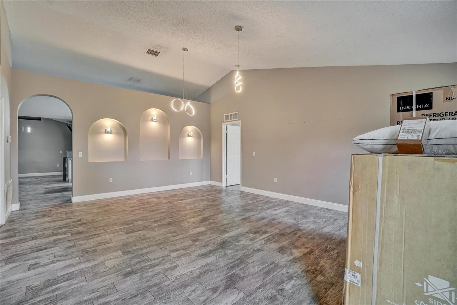 GREAT ROOM - 3046 BLAINE CIR, DELTONA