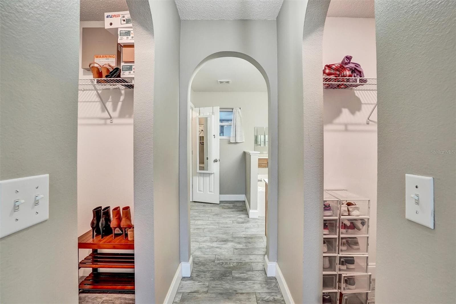 M/HALLWAY - 3046 BLAINE CIR, DELTONA