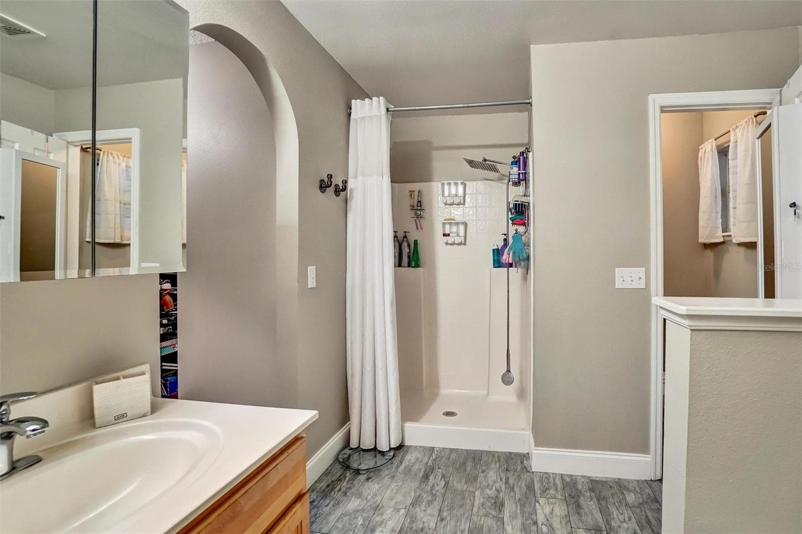 M/BATH - 3046 BLAINE CIR, DELTONA