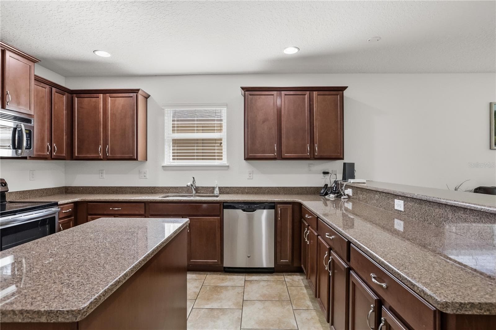 Single Family Residence at 3637 BLACK DOG CT, TAVARES, photo 15 of 32