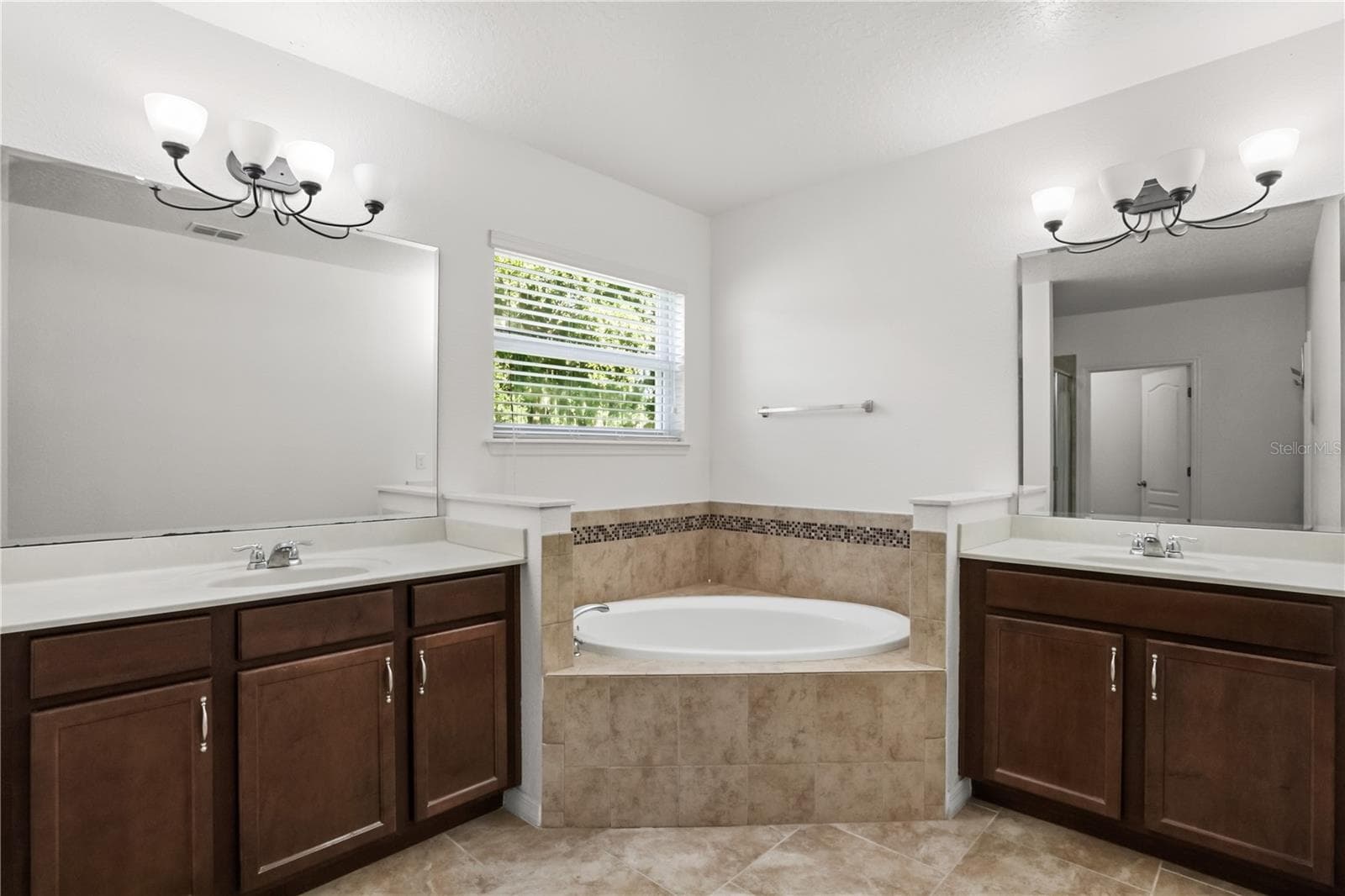 Single Family Residence at 3637 BLACK DOG CT, TAVARES, photo 20 of 32