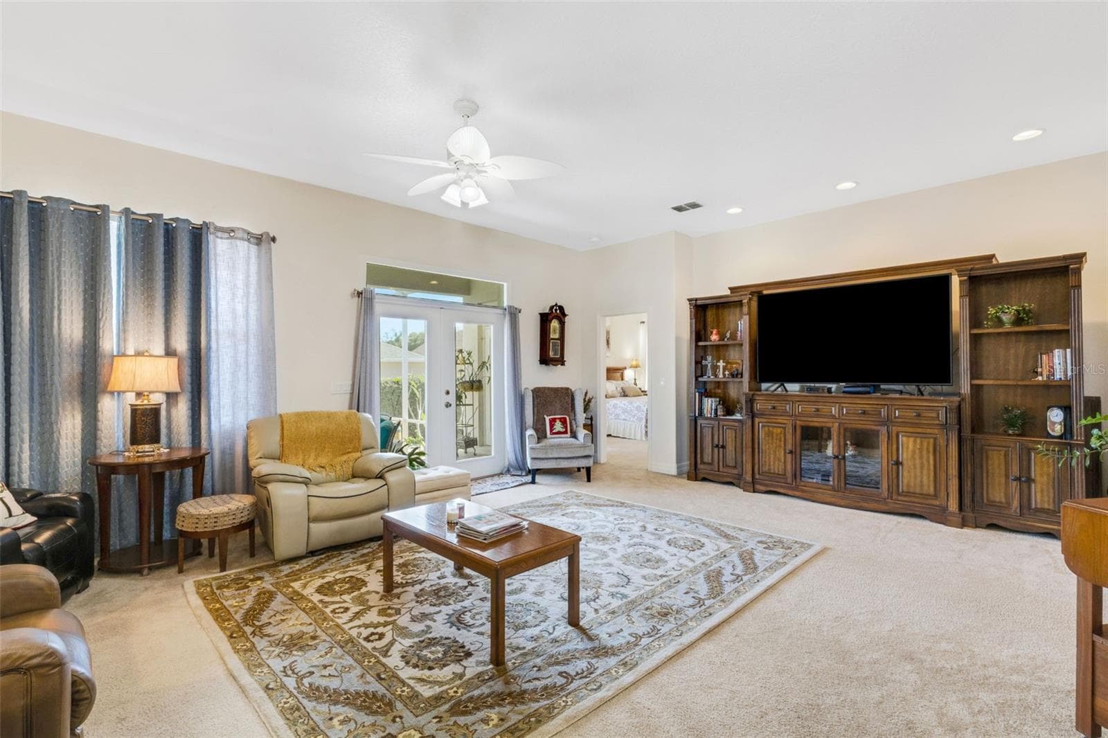 Single Family Residence at 2617 HICKORY VIEW LOOP, LAKELAND, photo 4 of 42