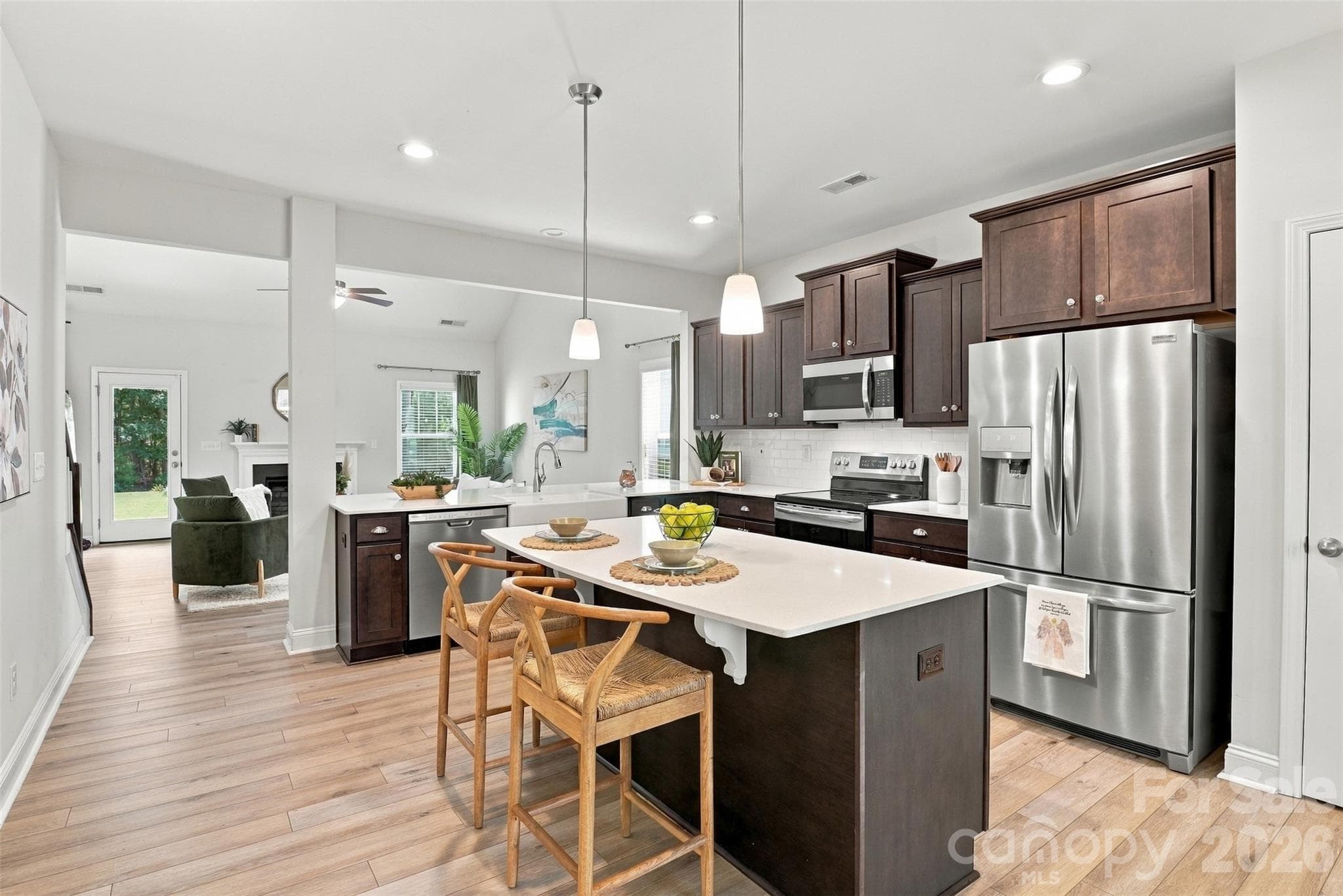 Single Family Residence at 628 Heron View Drive, York, photo 8 of 43