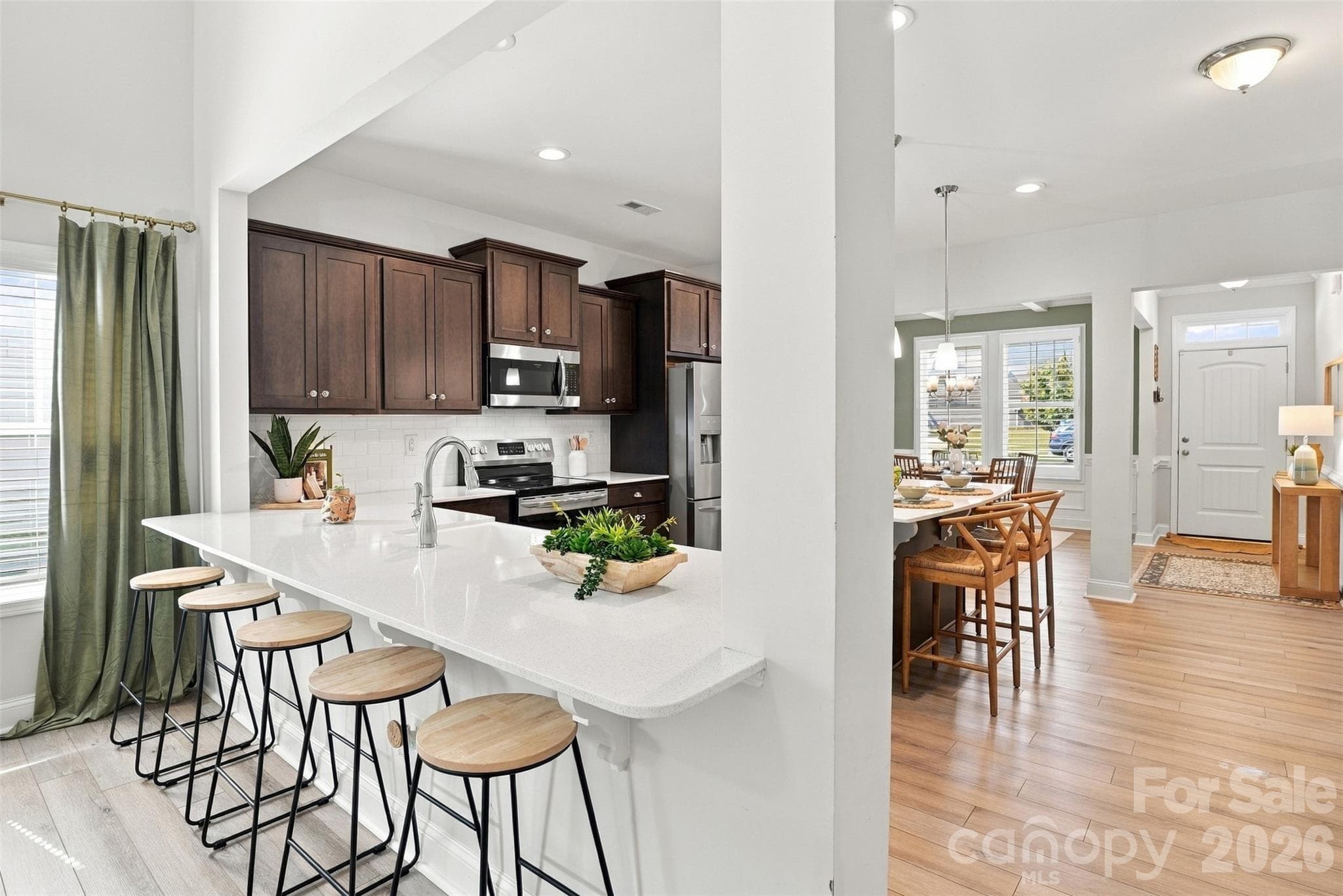 Single Family Residence at 628 Heron View Drive, York, photo 9 of 43