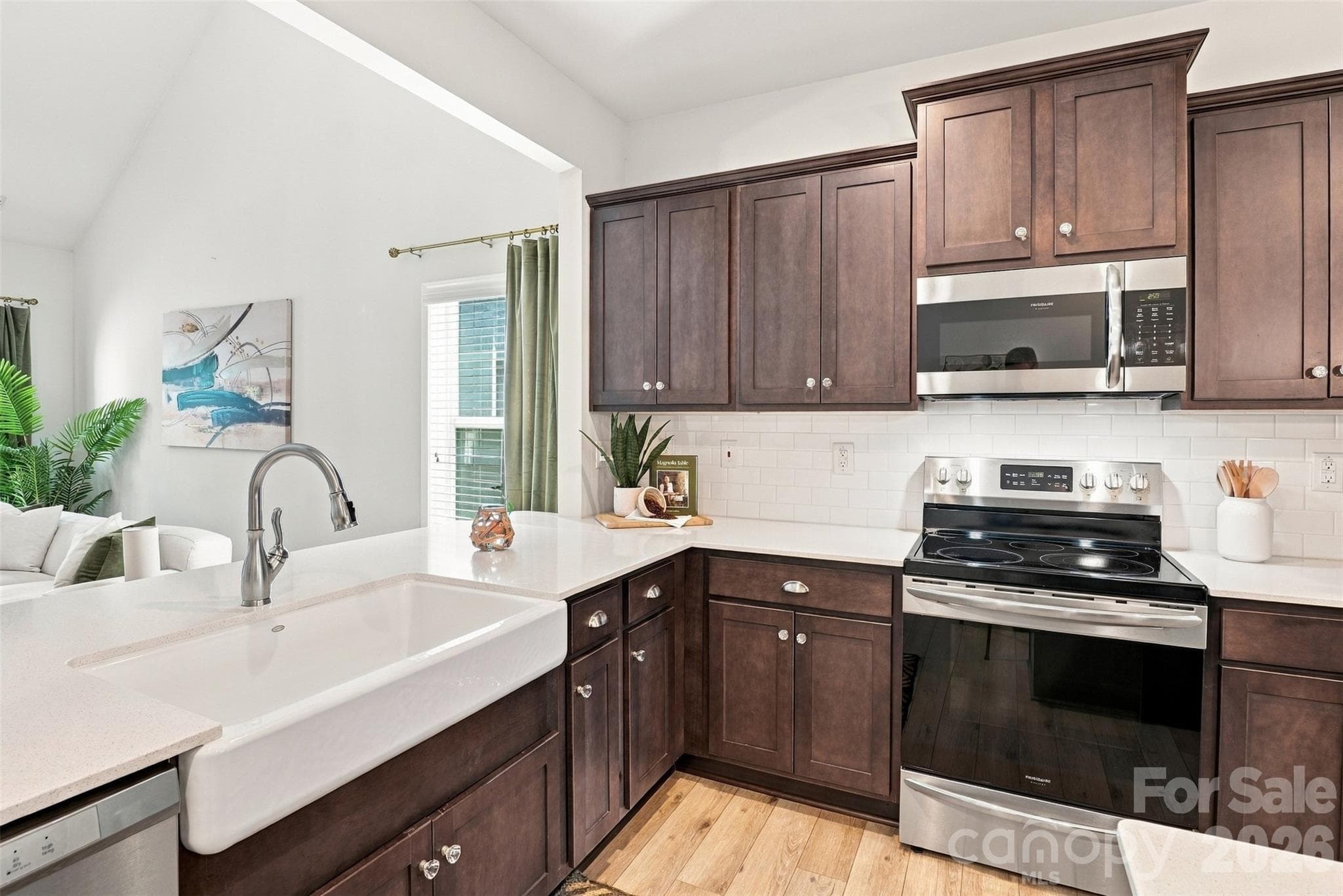 Single Family Residence at 628 Heron View Drive, York, photo 10 of 43