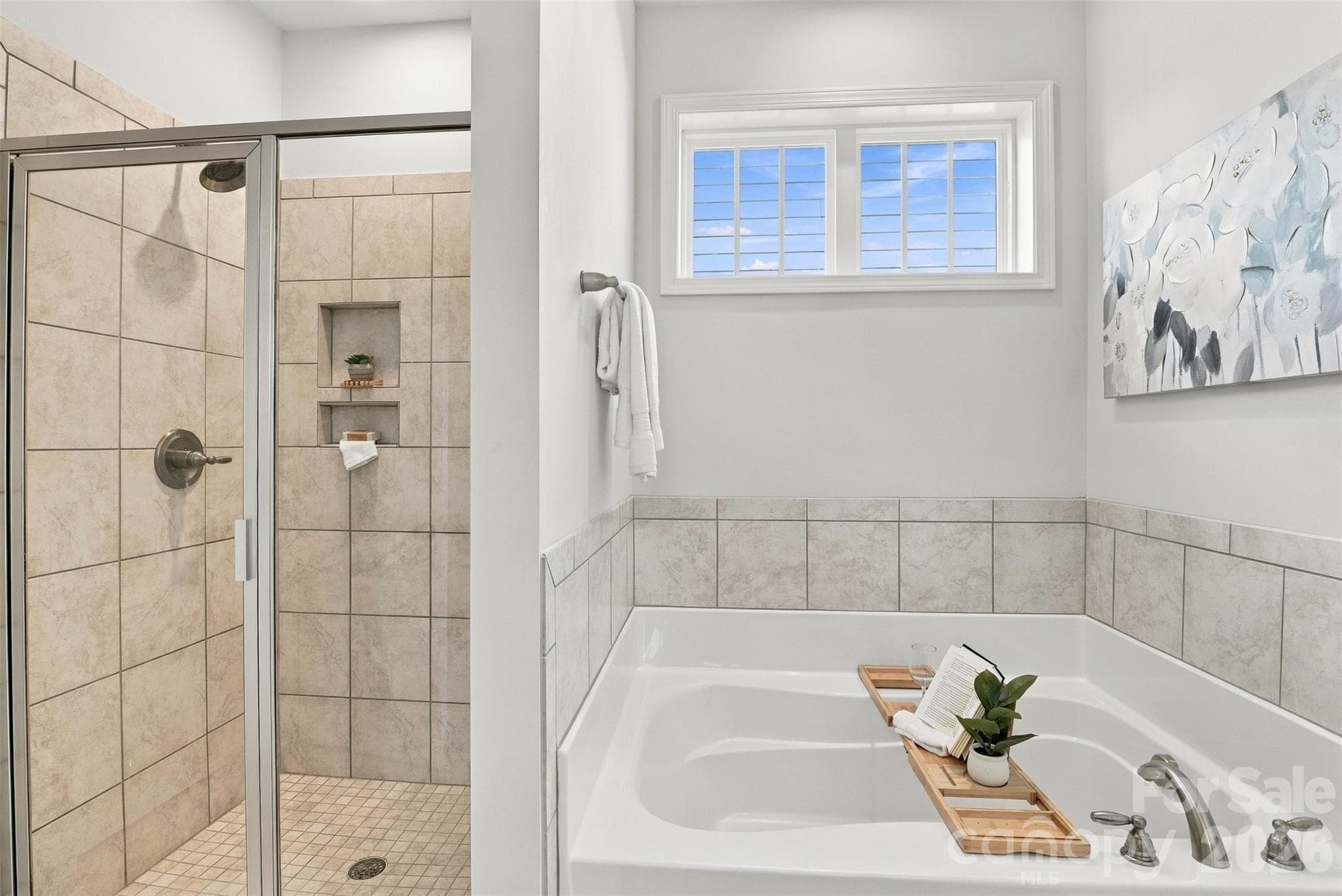 Single Family Residence at 628 Heron View Drive, York, photo 18 of 43