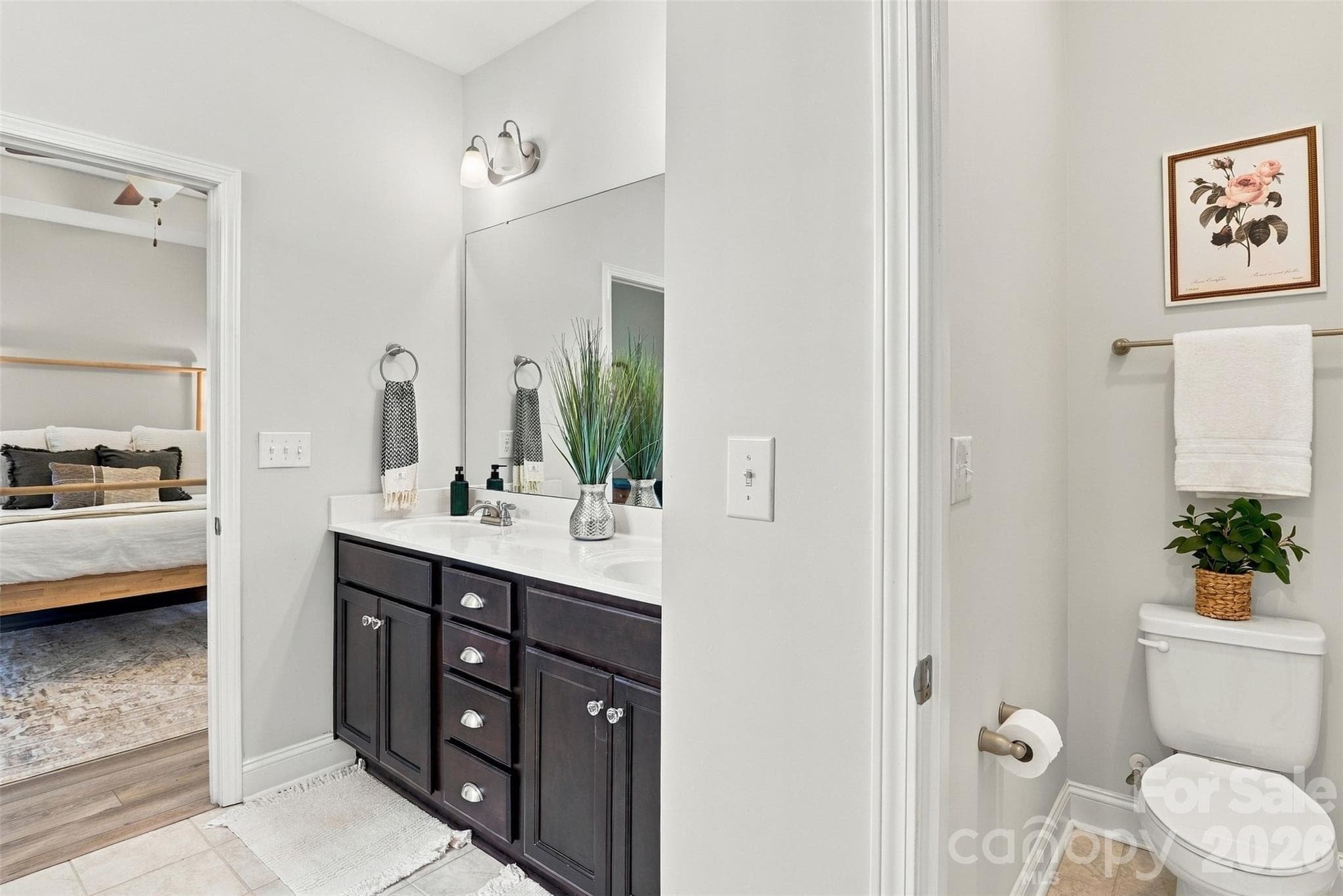 Single Family Residence at 628 Heron View Drive, York, photo 20 of 43