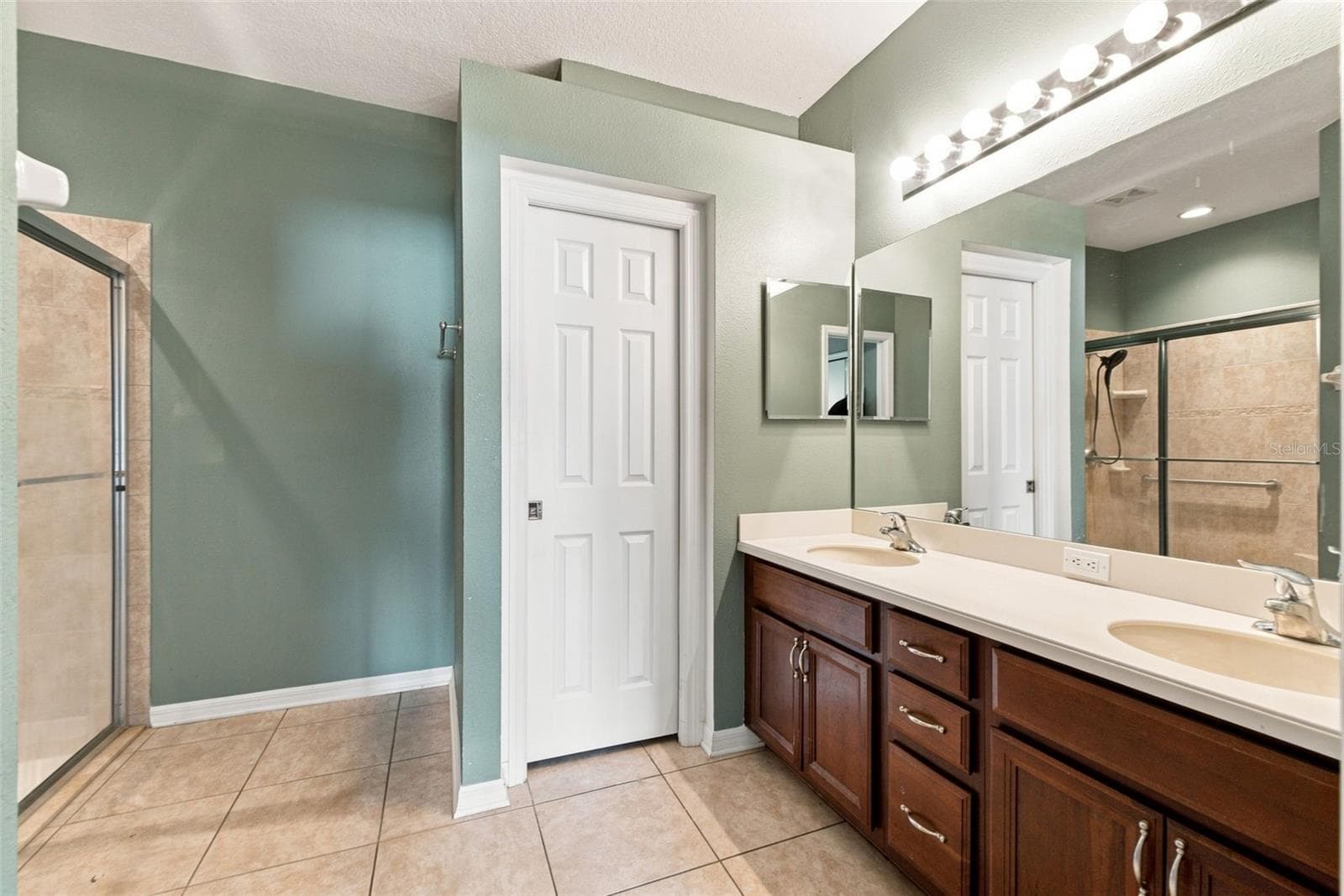 En-Suite Bathroom - 15850 DURANGO CIR, BROOKSVILLE