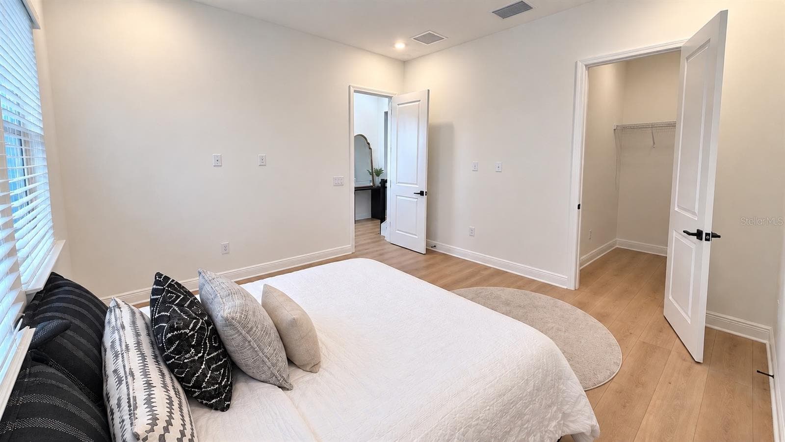 Single Family Residence at 15607 VETTA DR, MONTVERDE, photo 5 of 36