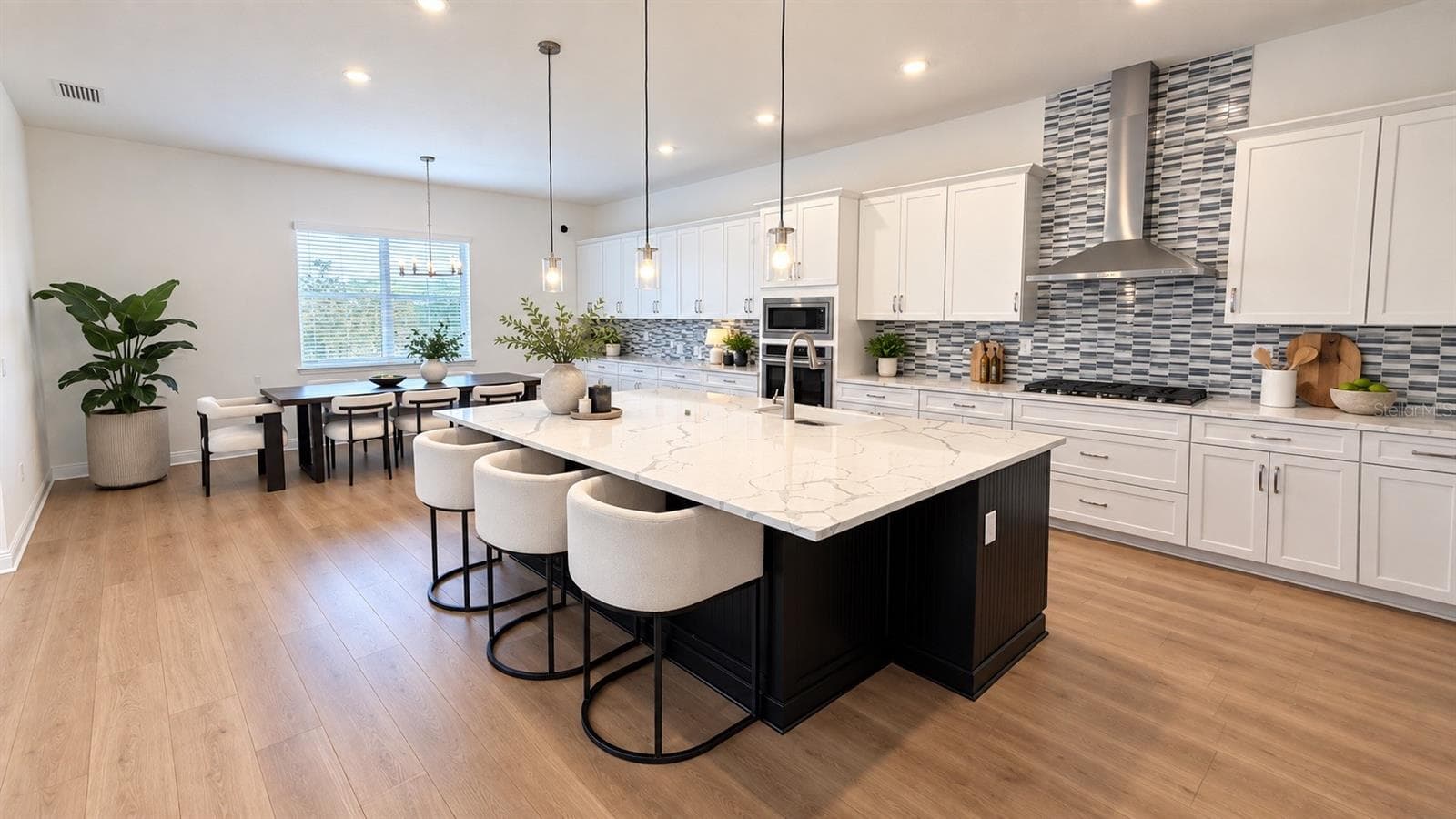Single Family Residence at 15607 VETTA DR, MONTVERDE, photo 13 of 36