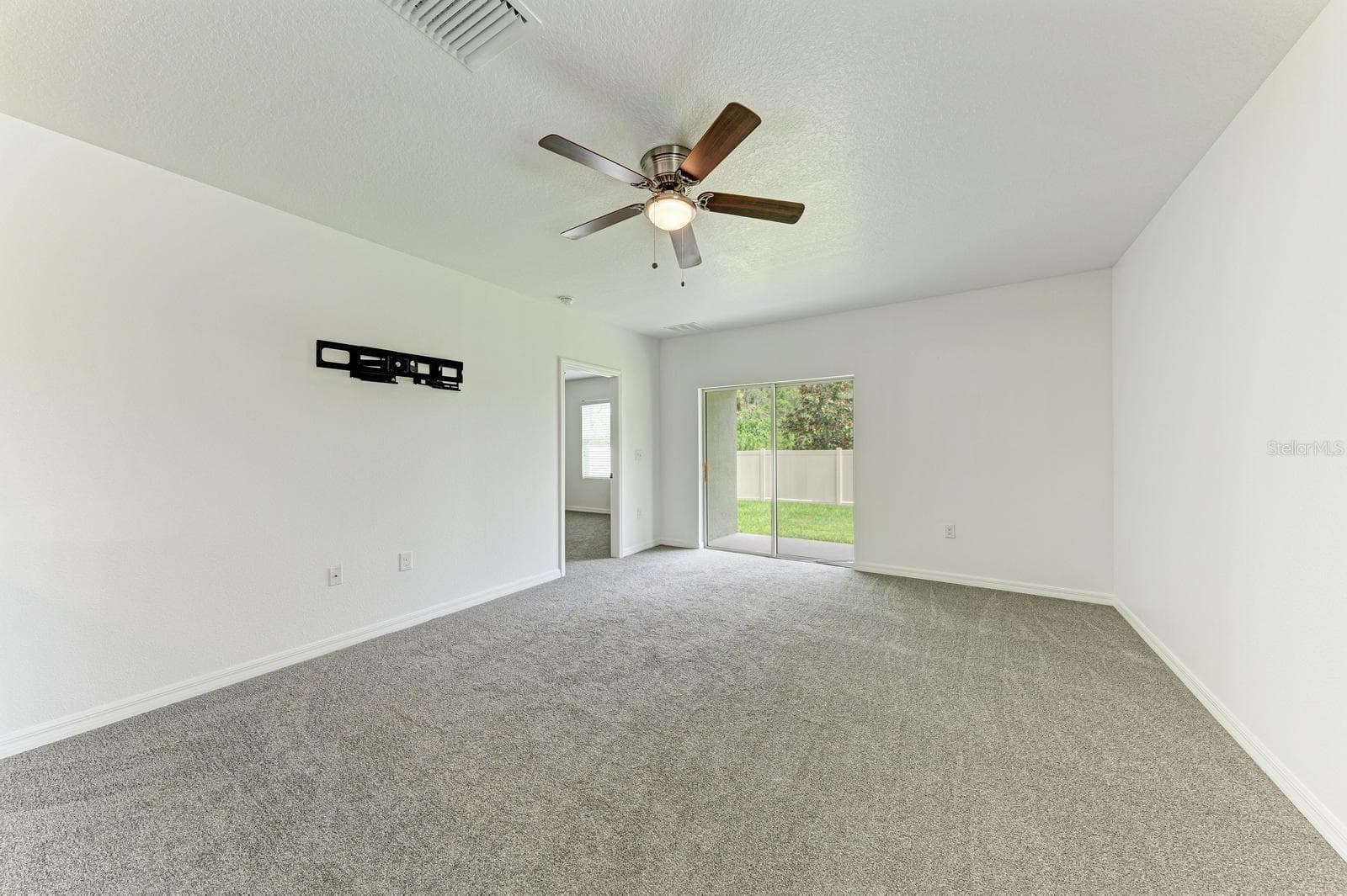 Single Family Residence at 4546 LINDEVER LN, PALMETTO, photo 40 of 75