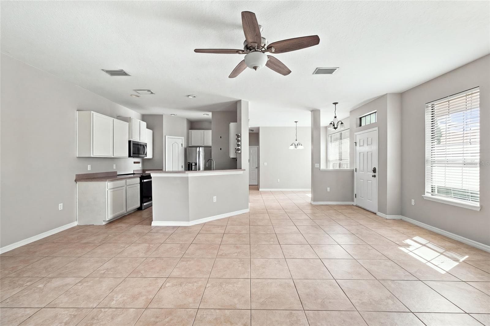 Townhouse at 5519 KINGLETHILL DR, LITHIA, photo 2 of 41
