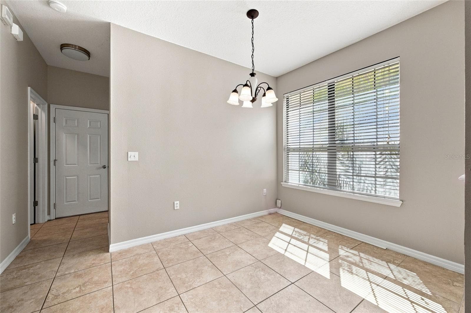 Townhouse at 5519 KINGLETHILL DR, LITHIA, photo 9 of 41