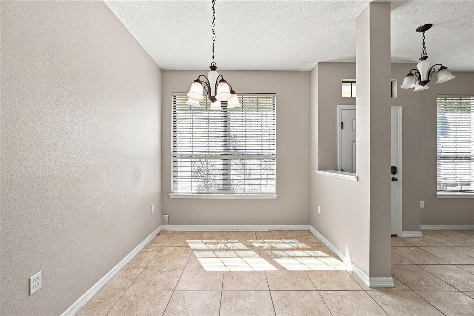 Townhouse at 5519 KINGLETHILL DR, LITHIA, photo 10 of 41