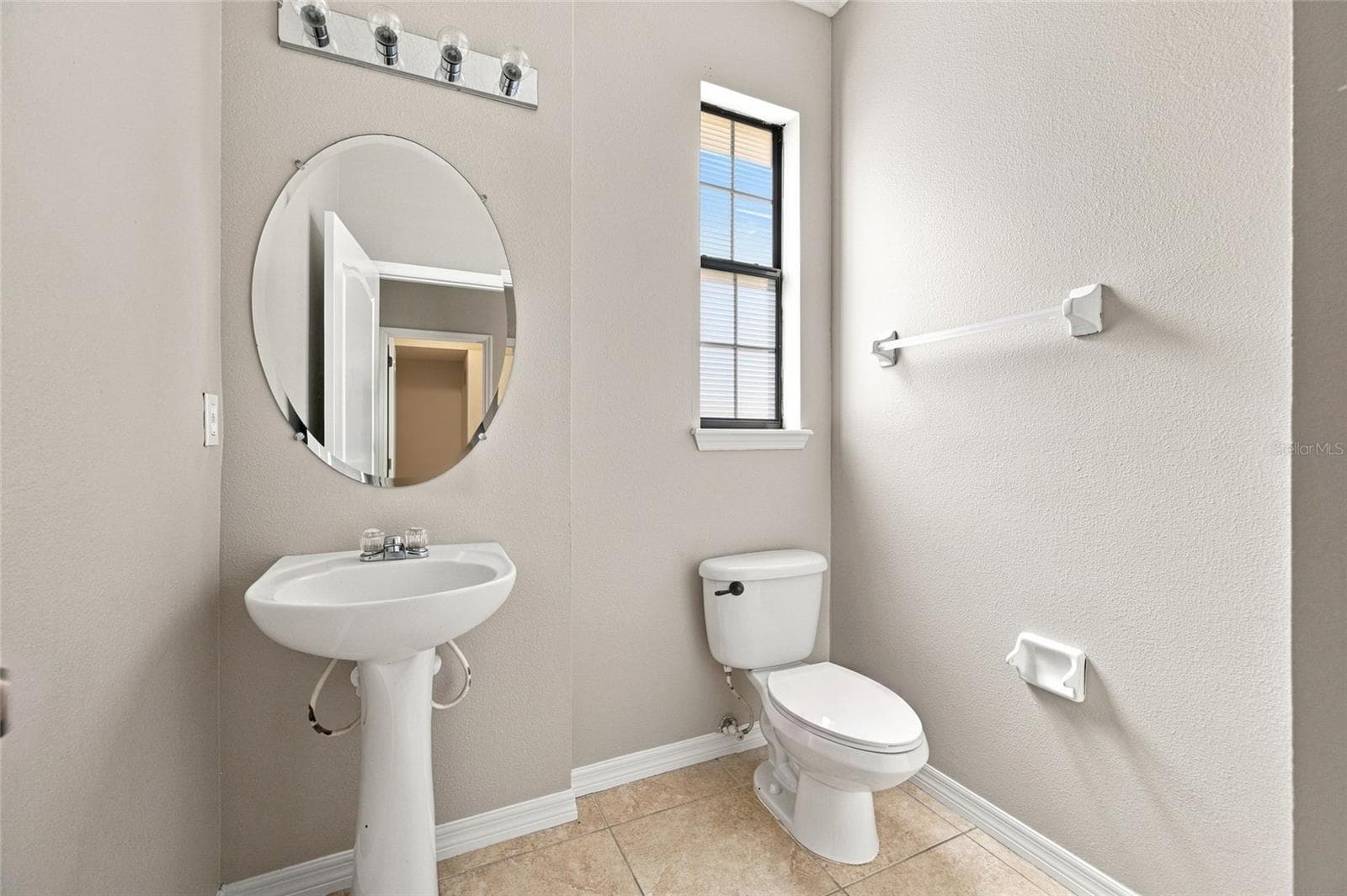Townhouse at 5519 KINGLETHILL DR, LITHIA, photo 11 of 41
