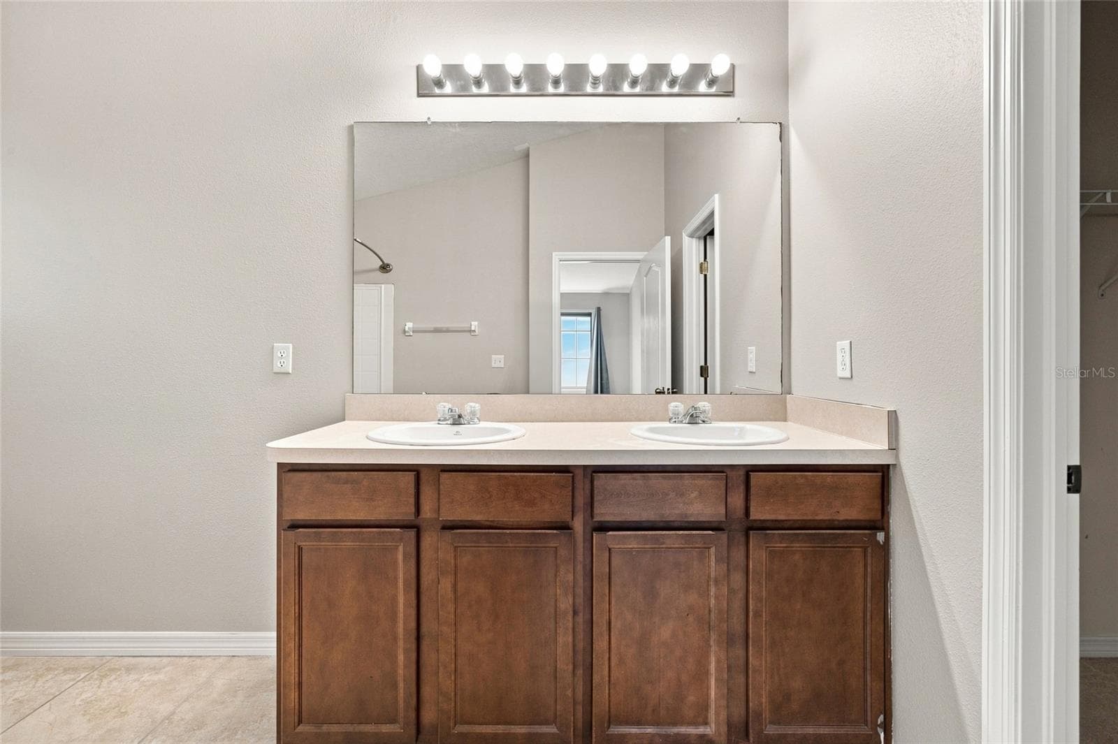 Townhouse at 5519 KINGLETHILL DR, LITHIA, photo 15 of 41