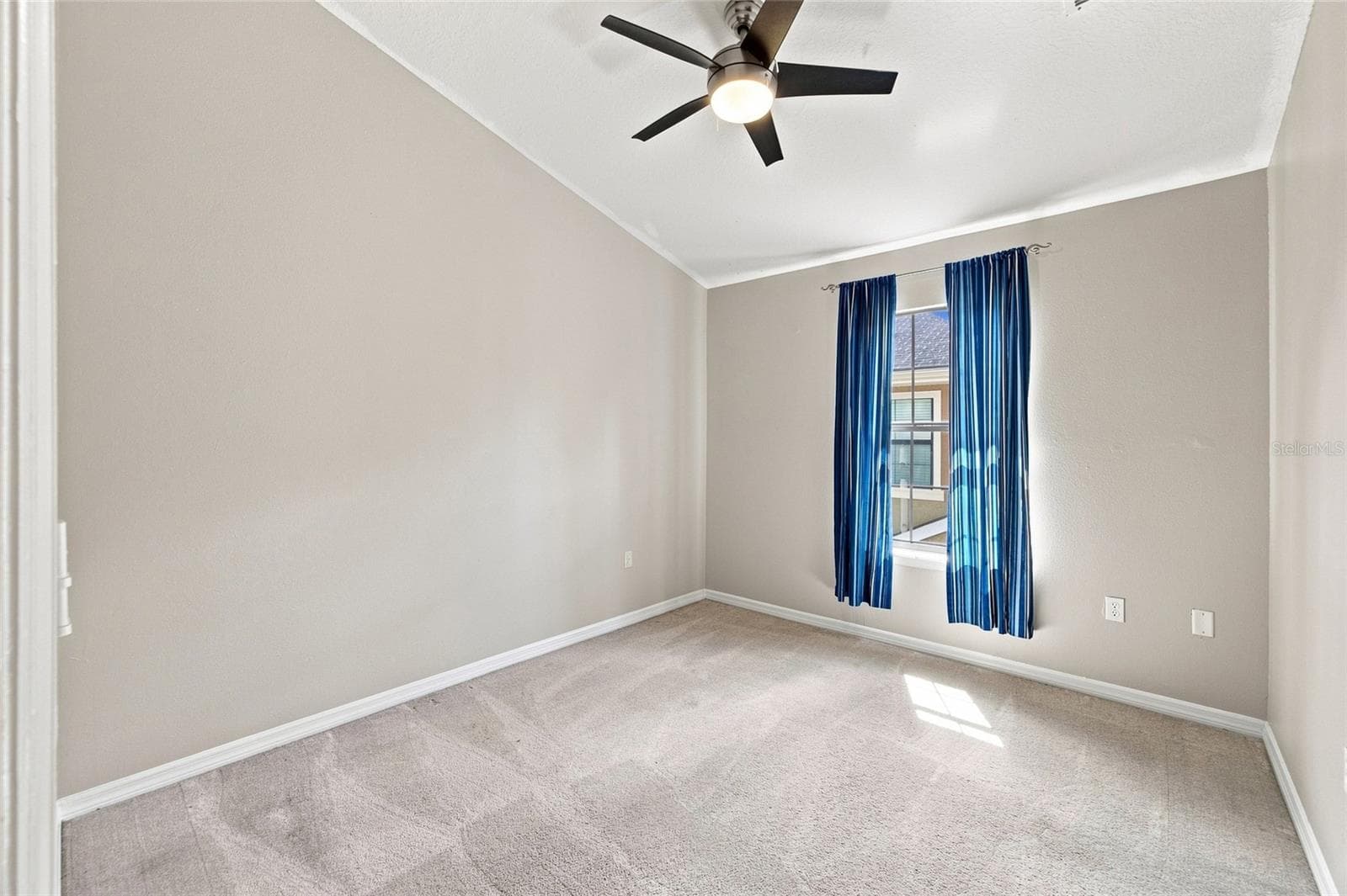 Townhouse at 5519 KINGLETHILL DR, LITHIA, photo 17 of 41