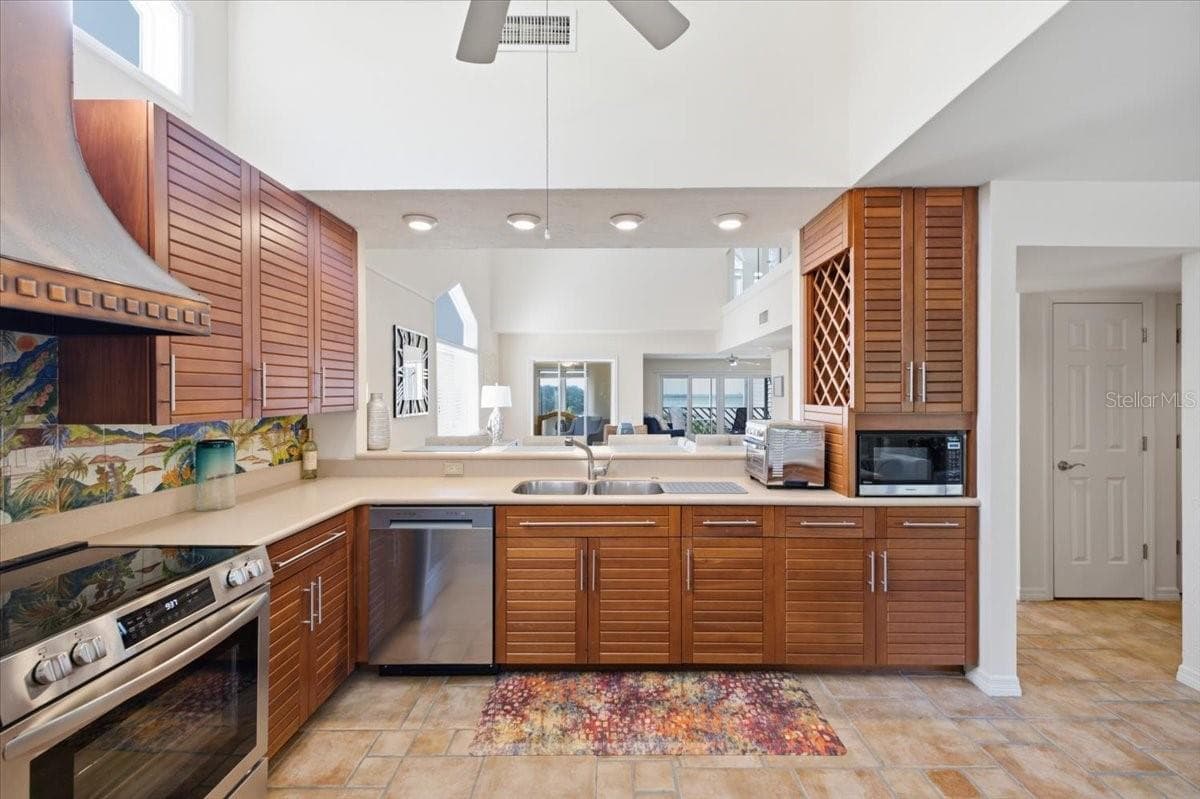 Condominium at 13 TIDY ISLAND BLVD #13, BRADENTON, photo 17 of 66