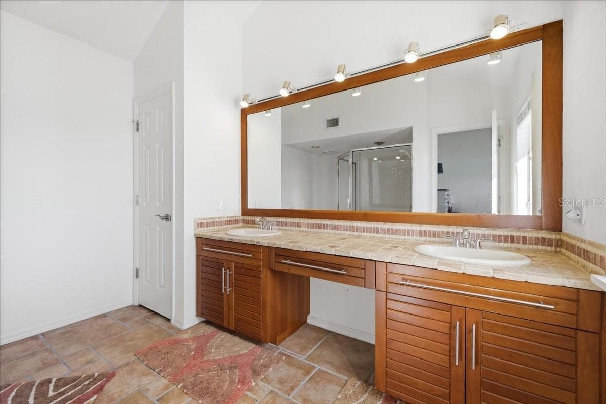 Condominium at 13 TIDY ISLAND BLVD #13, BRADENTON, photo 43 of 66