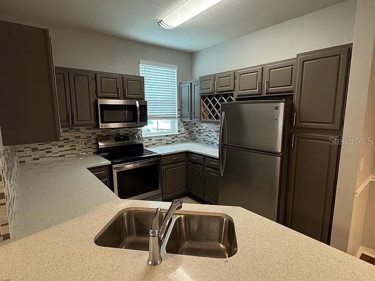 Kitchen - 3420 GREENWICH VILLAGE BLVD #104, ORLANDO