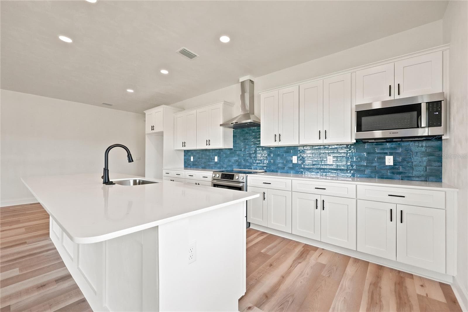 Single Family Residence at 21115 SW 1ST PL, NEWBERRY, photo 3 of 30