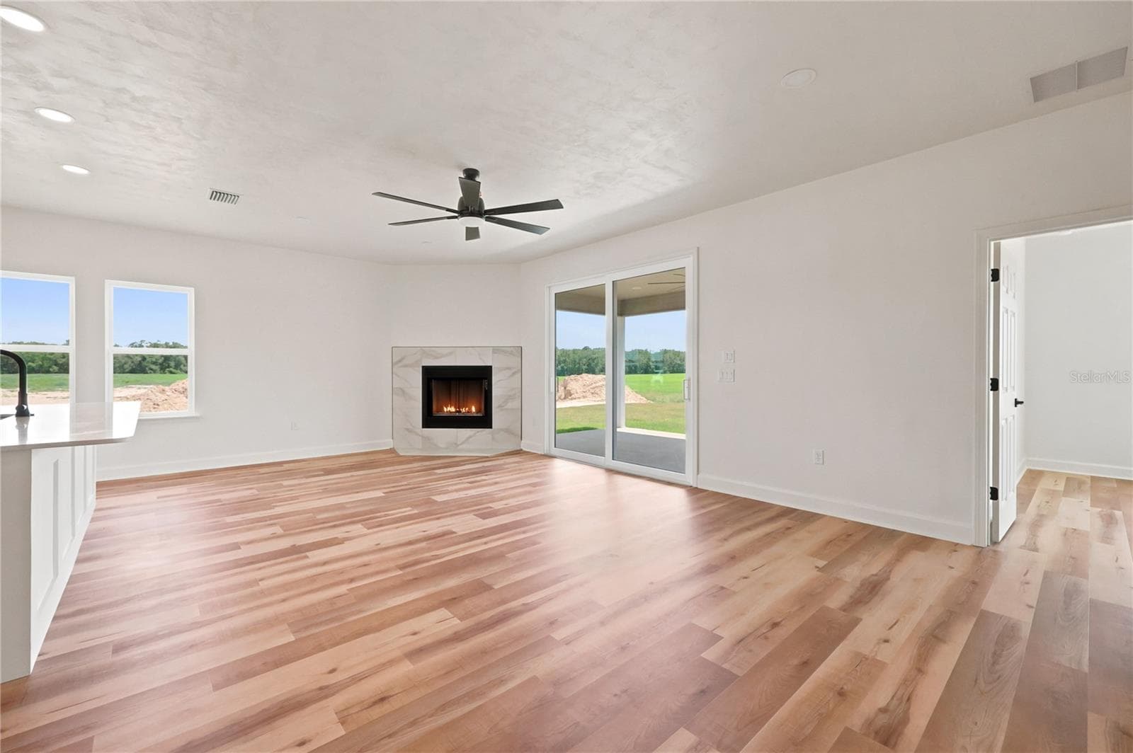 Single Family Residence at 21115 SW 1ST PL, NEWBERRY, photo 5 of 30