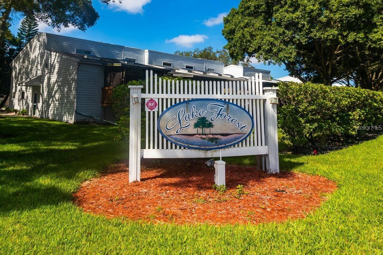 ENTRY OFF OF 94TH AVE - 6410 92ND PL N #1401, PINELLAS PARK