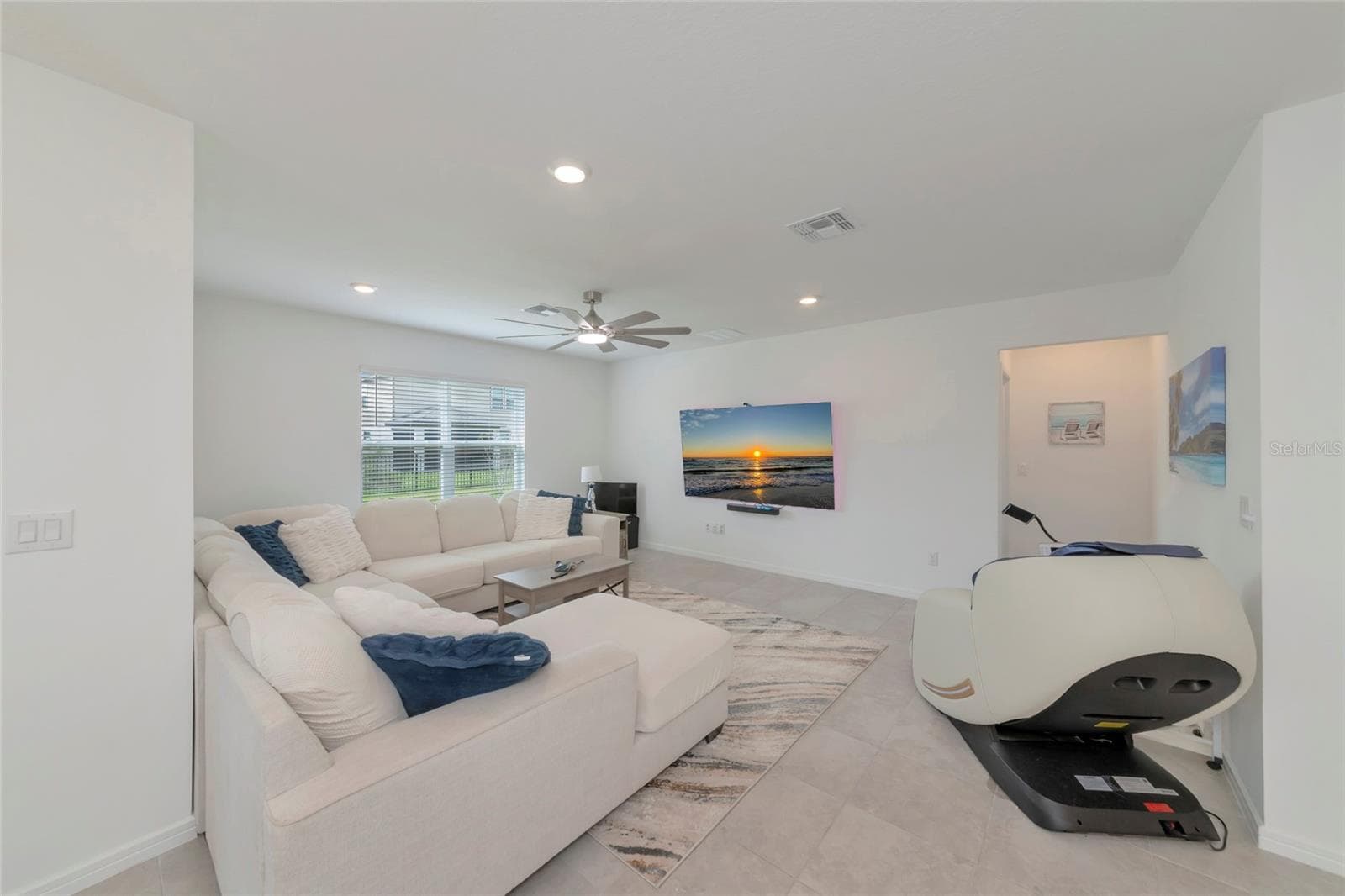 Single Family Residence at 11742 MOONSAIL DR, PARRISH, photo 9 of 70