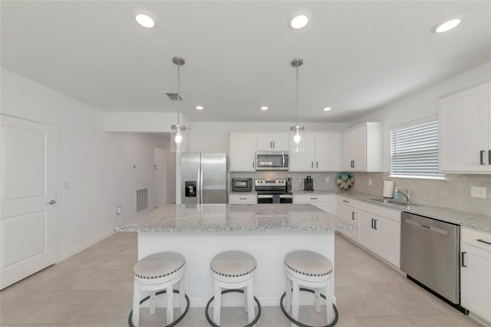 Single Family Residence at 11742 MOONSAIL DR, PARRISH, photo 14 of 70