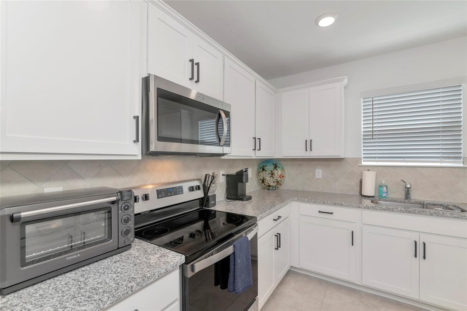 Single Family Residence at 11742 MOONSAIL DR, PARRISH, photo 15 of 70