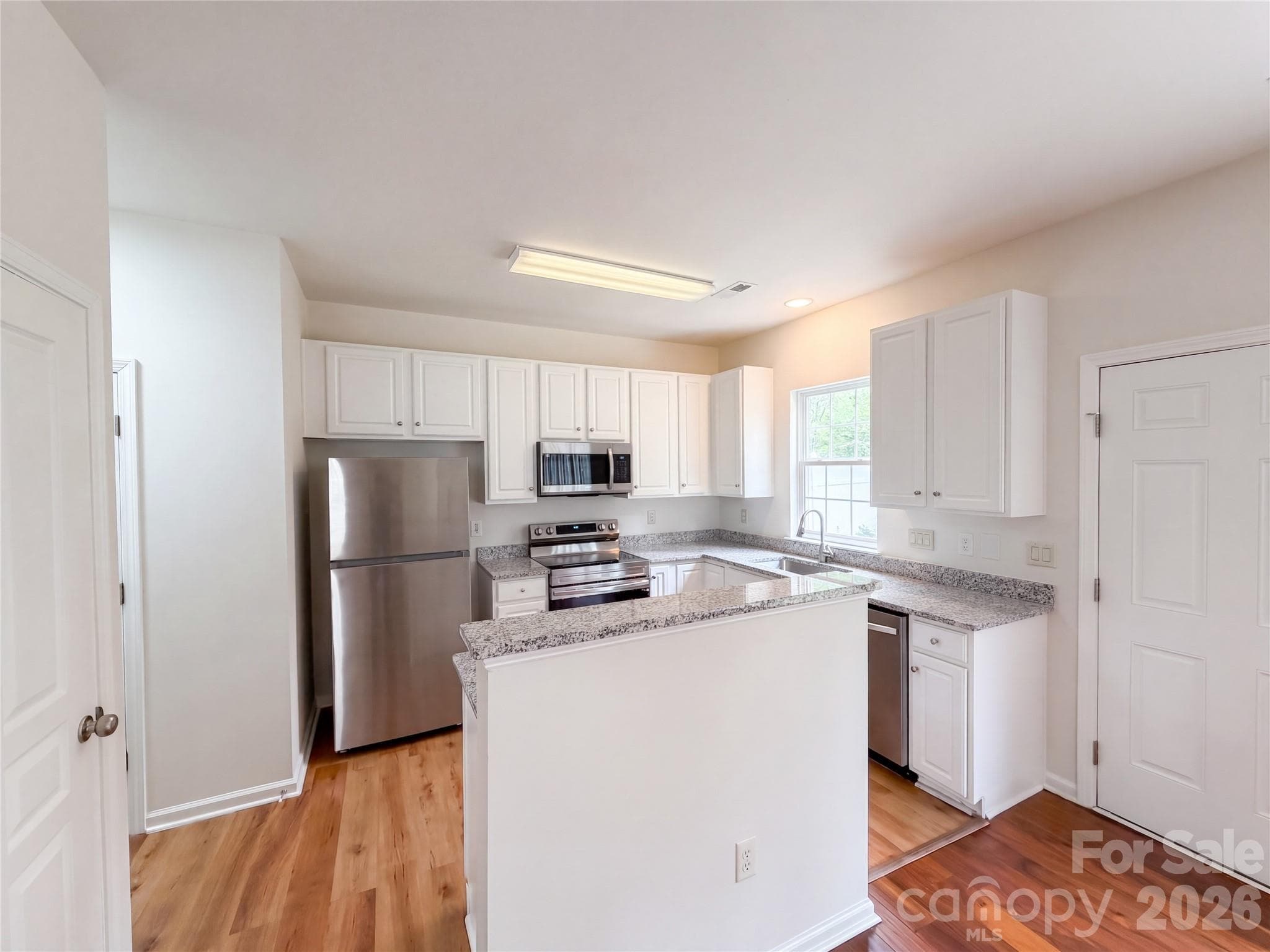 Single Family Residence at 10648 Secret Garden Lane, Charlotte, photo 2 of 16