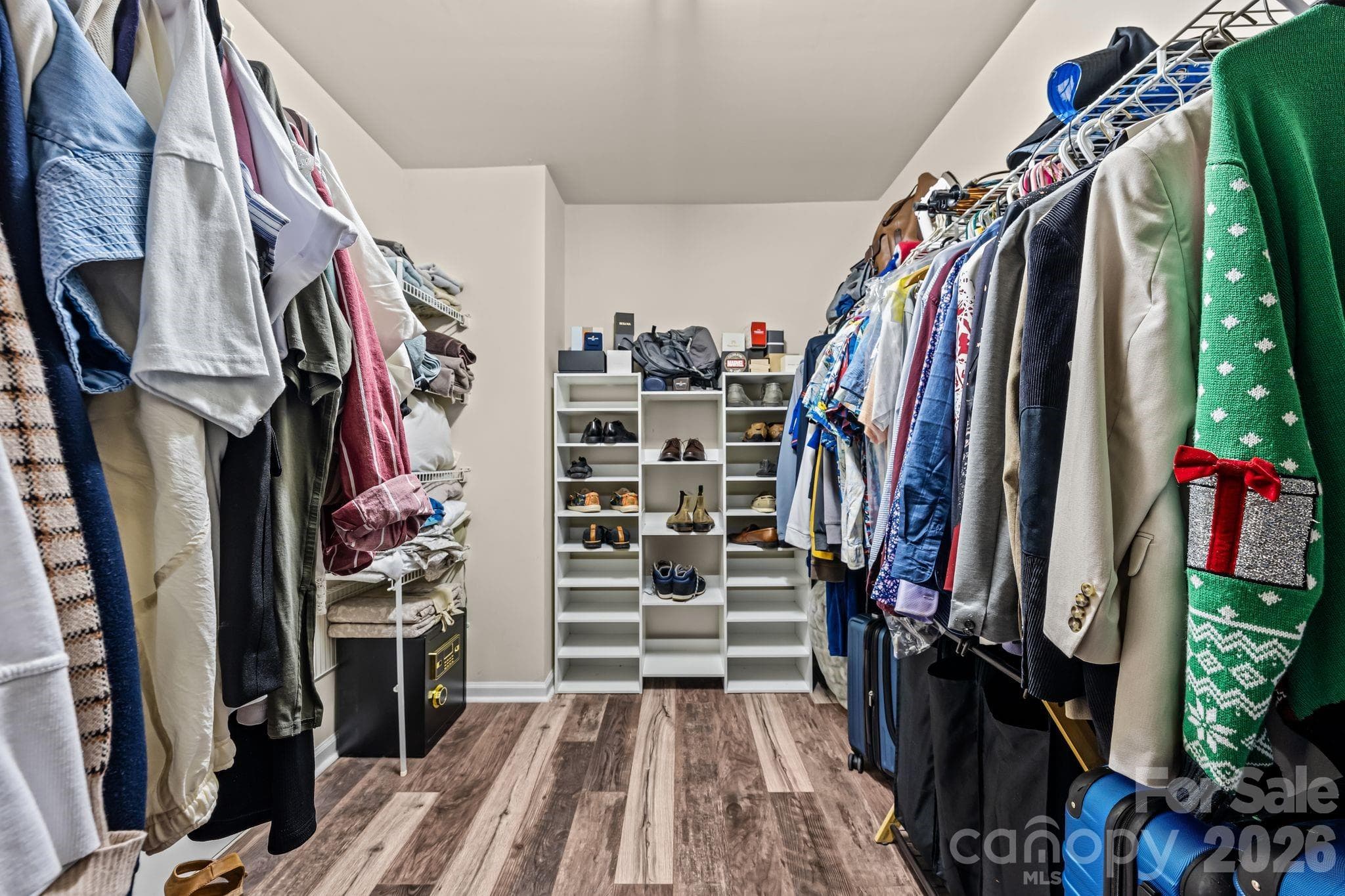 Walk-in Closet - 13439 Porter Creek Road, Charlotte