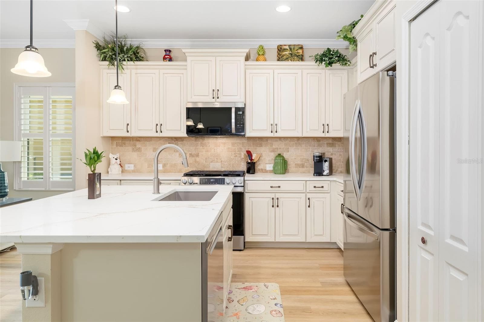 Villa at 21620 AVON PARK CT, VENICE, photo 11 of 79