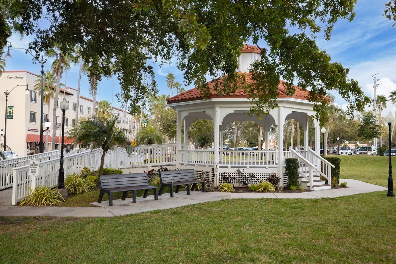 Villa at 21620 AVON PARK CT, VENICE, photo 68 of 79