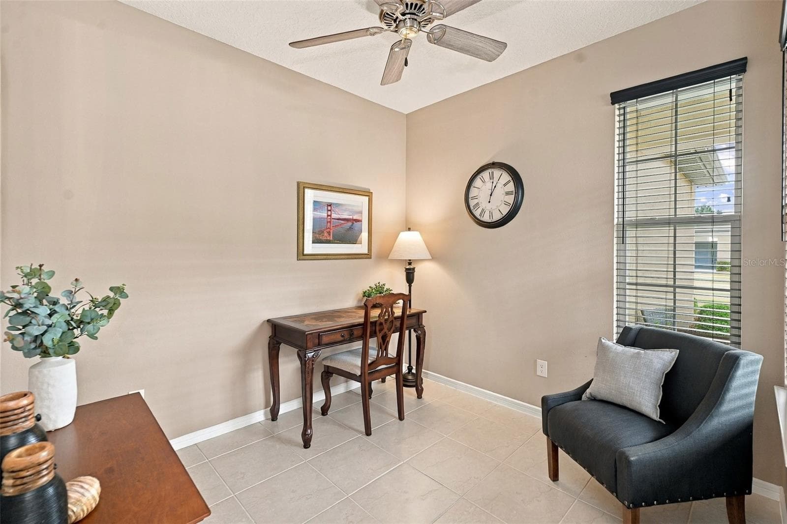 Flex Rm w/ceiling fan & 2 windows w/blinds - 5995 SW 93RD CIR, OCALA