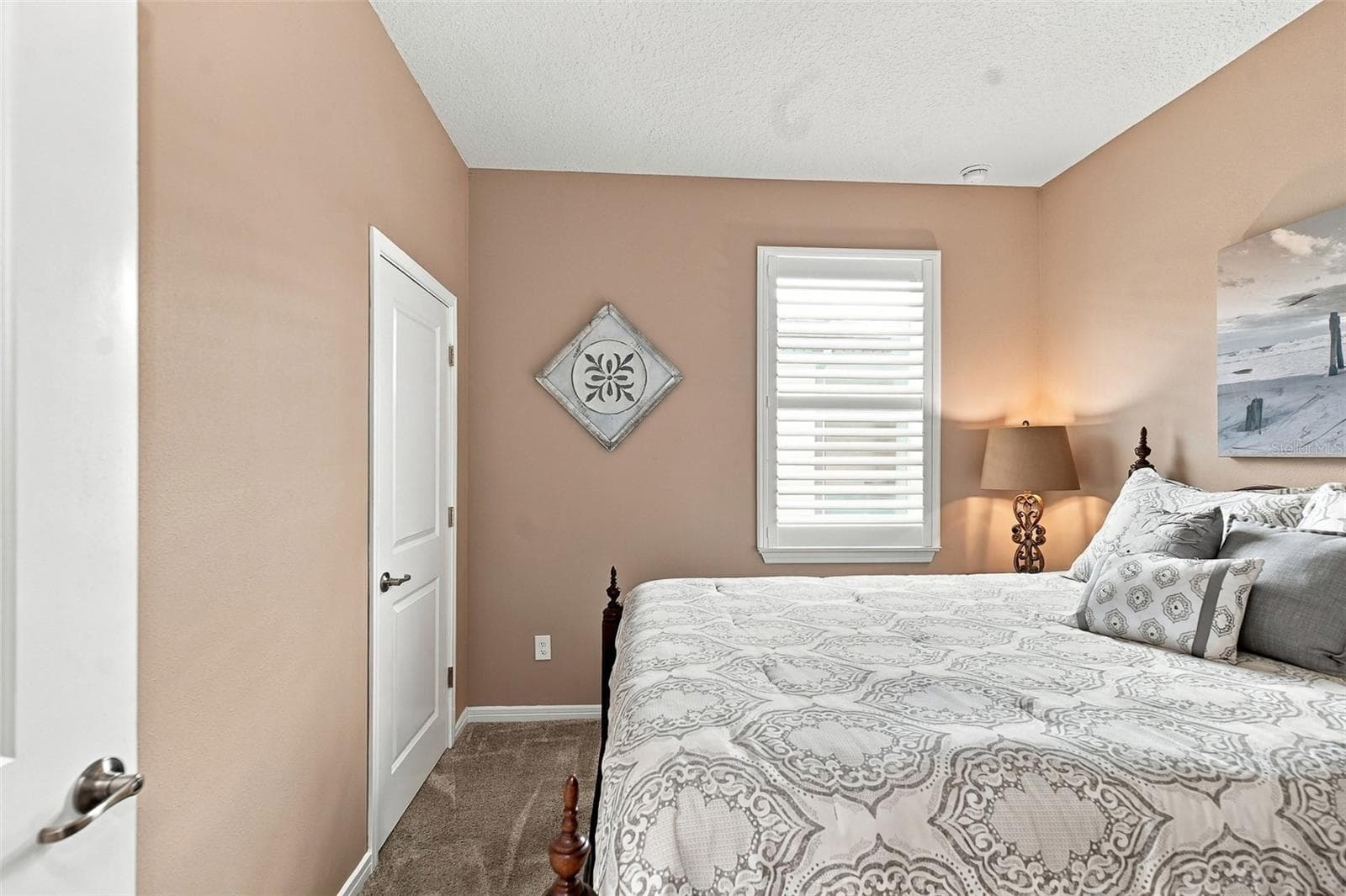Private Guest Bdrm w/closet & window w/plantation shutters - 5995 SW 93RD CIR, OCALA