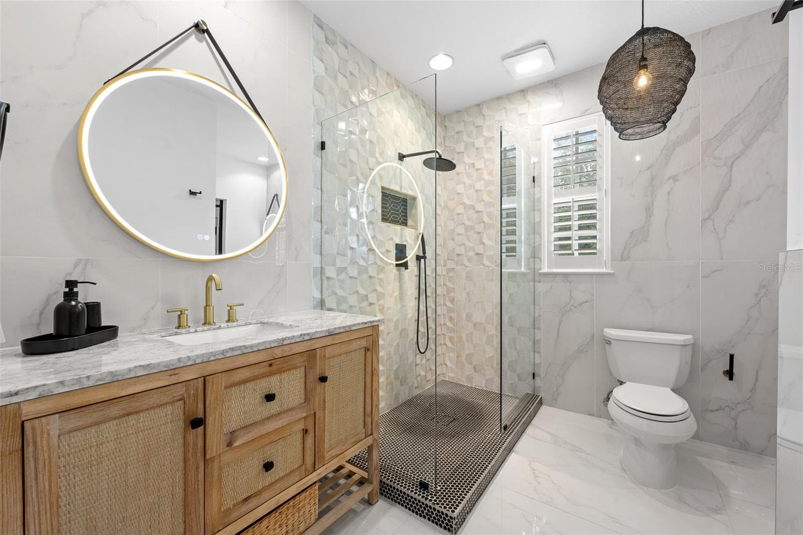 Second Bathroom (upstairs) - 1921 FLORESTA VIEW DR, TAMPA