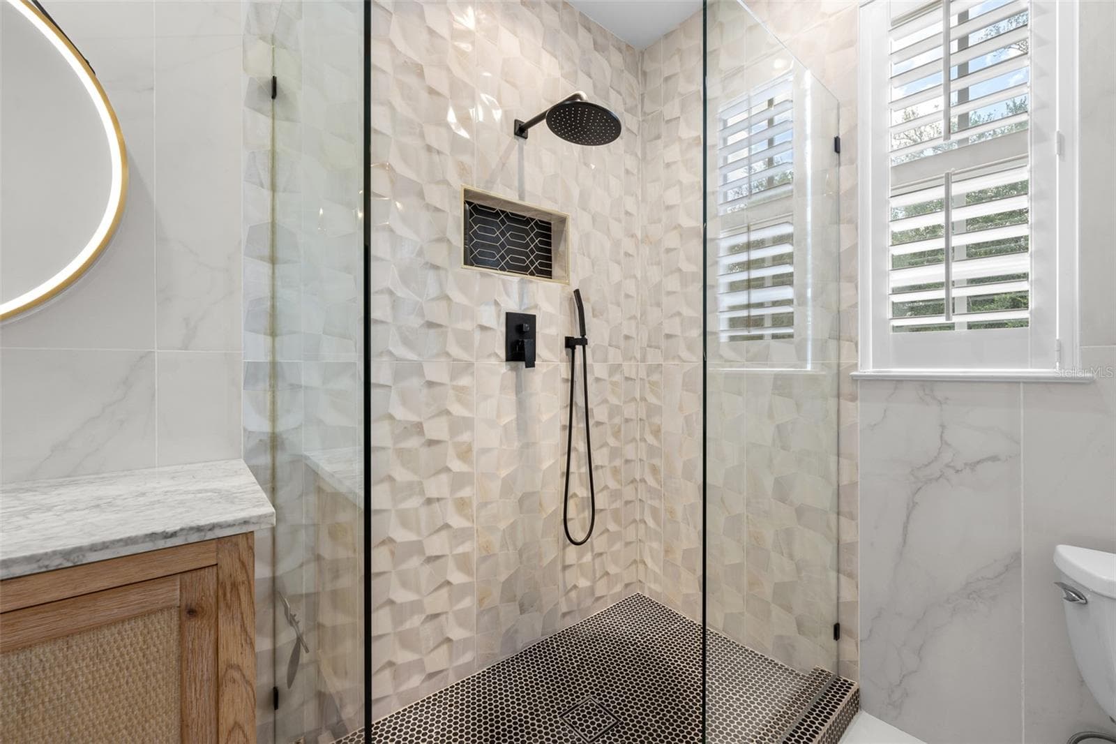 Second Bathroom (upstairs) - 1921 FLORESTA VIEW DR, TAMPA