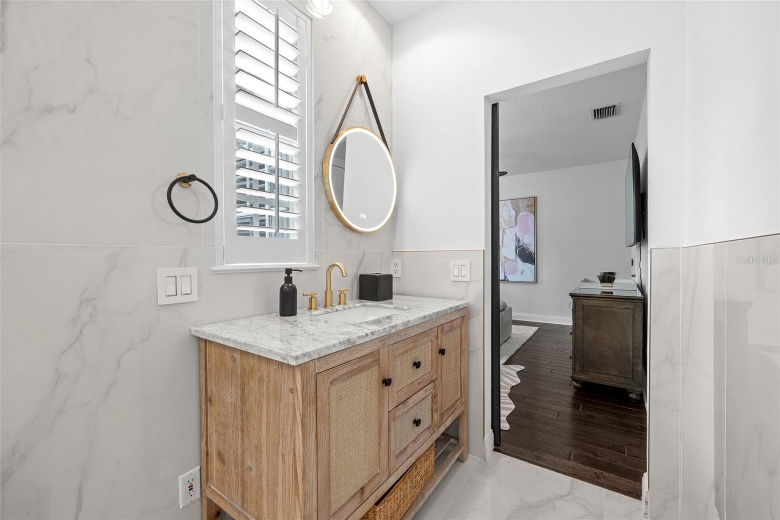 Second Bathroom (upstairs) - 1921 FLORESTA VIEW DR, TAMPA
