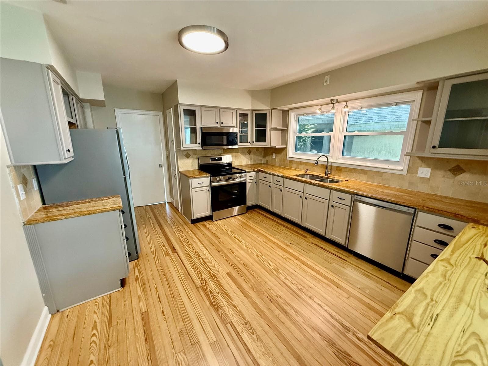 Single Family Residence at 408 PRINCESS ST, CLEARWATER, photo 21 of 77
