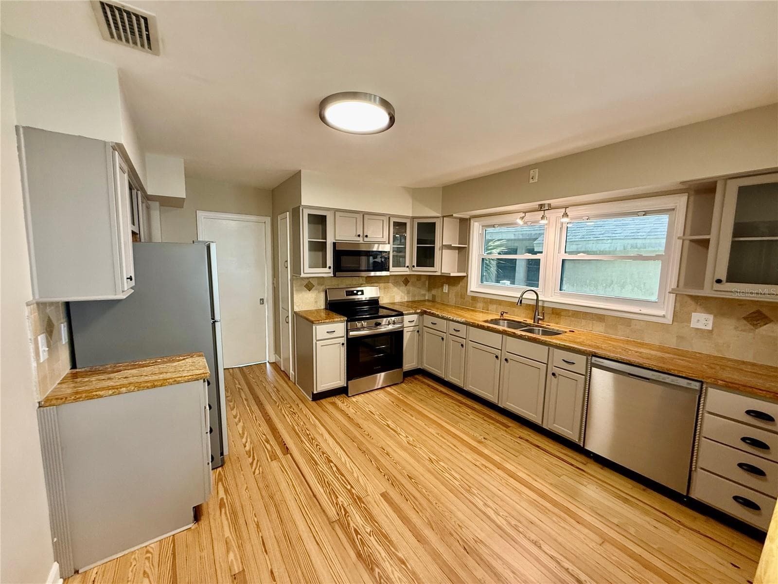 Single Family Residence at 408 PRINCESS ST, CLEARWATER, photo 29 of 77